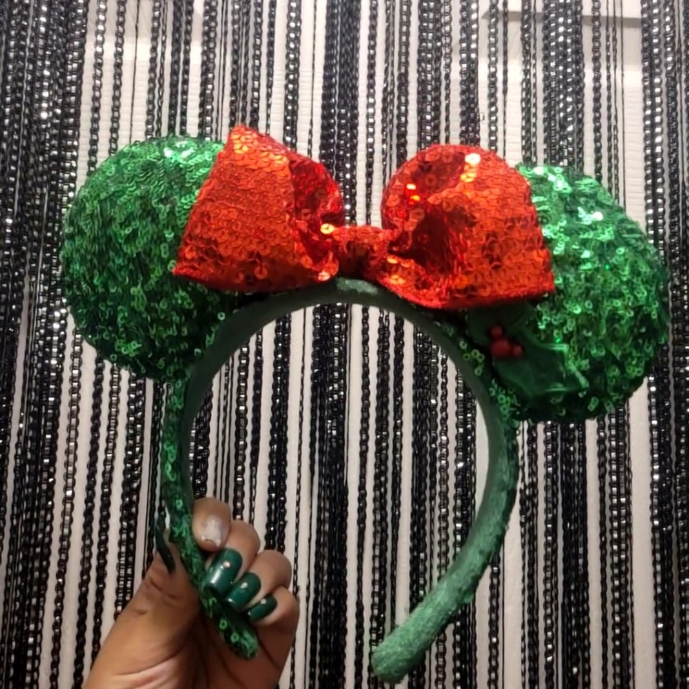 Disney Parks Christmas Green Mistletoe Minnie Ears